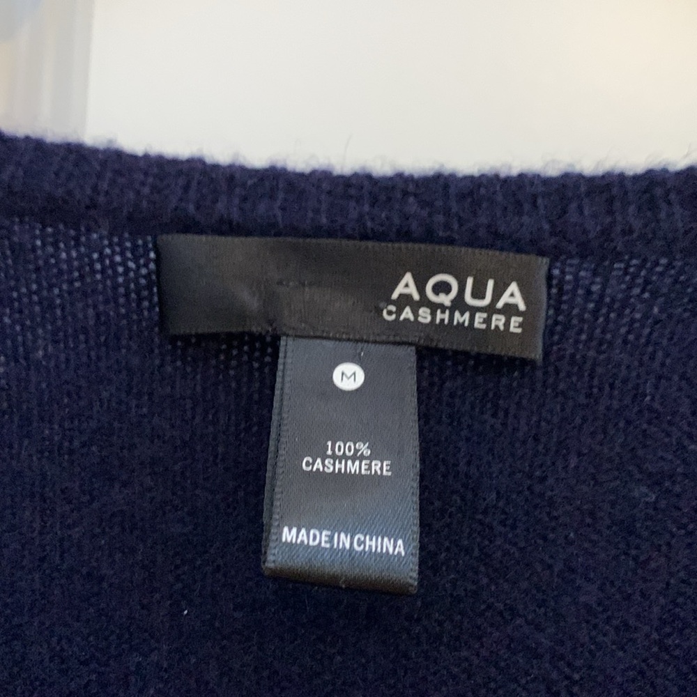 Aqua Bloomingdale’s 100% Cashmere Sweater - Picture 3 of 3